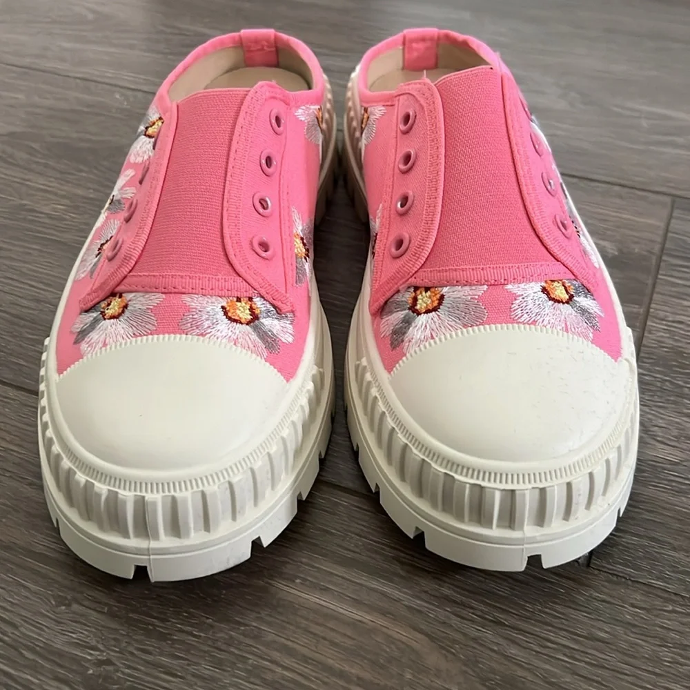 Shoe Republic LA Hot Pink Daisy Embroidered Slip-On Platform Sneakers
